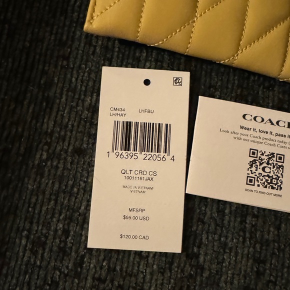 Coach Essential Card Case With Pillow Quilting in Silver/Hay Nappa Leather NWT - Picture 8 of 16